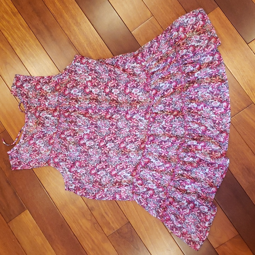 Women's size Medium floral tank top, pink lilies - Picture 8 of 10